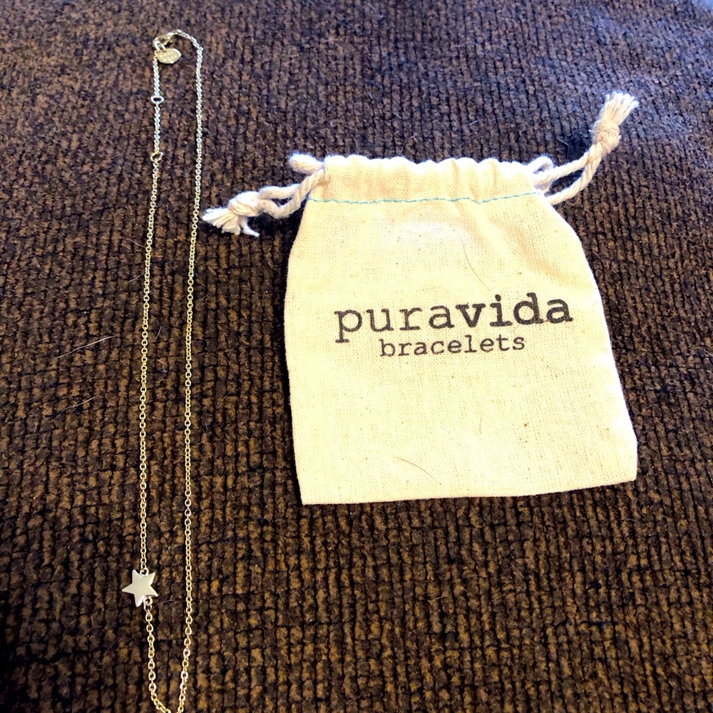 Off center star necklace